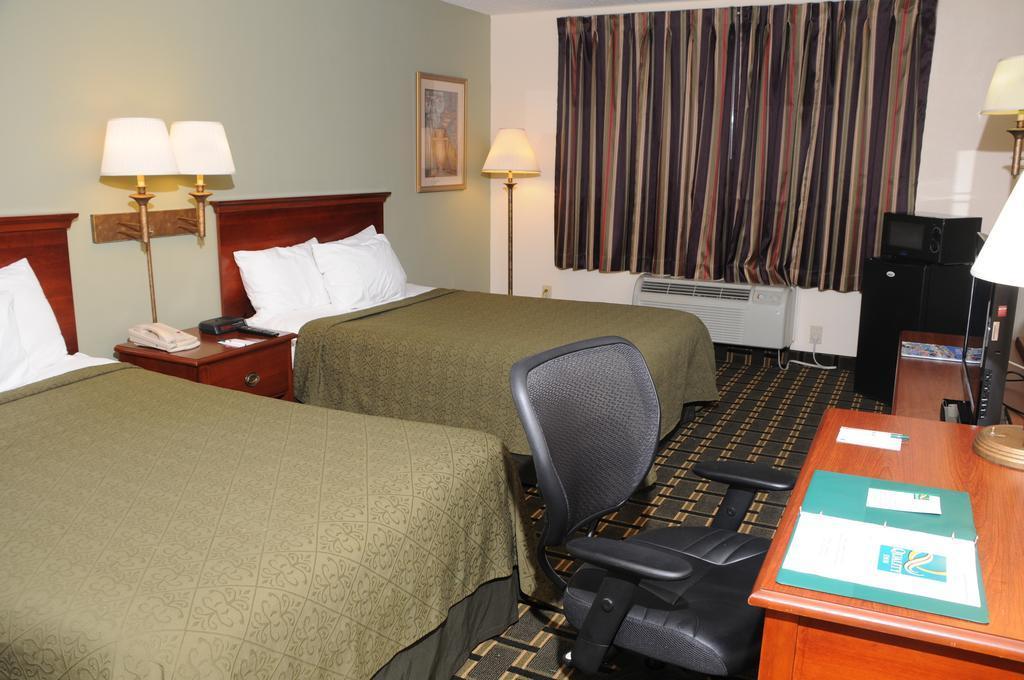 Quality Inn Huntersville Near Lake Norman Extérieur photo