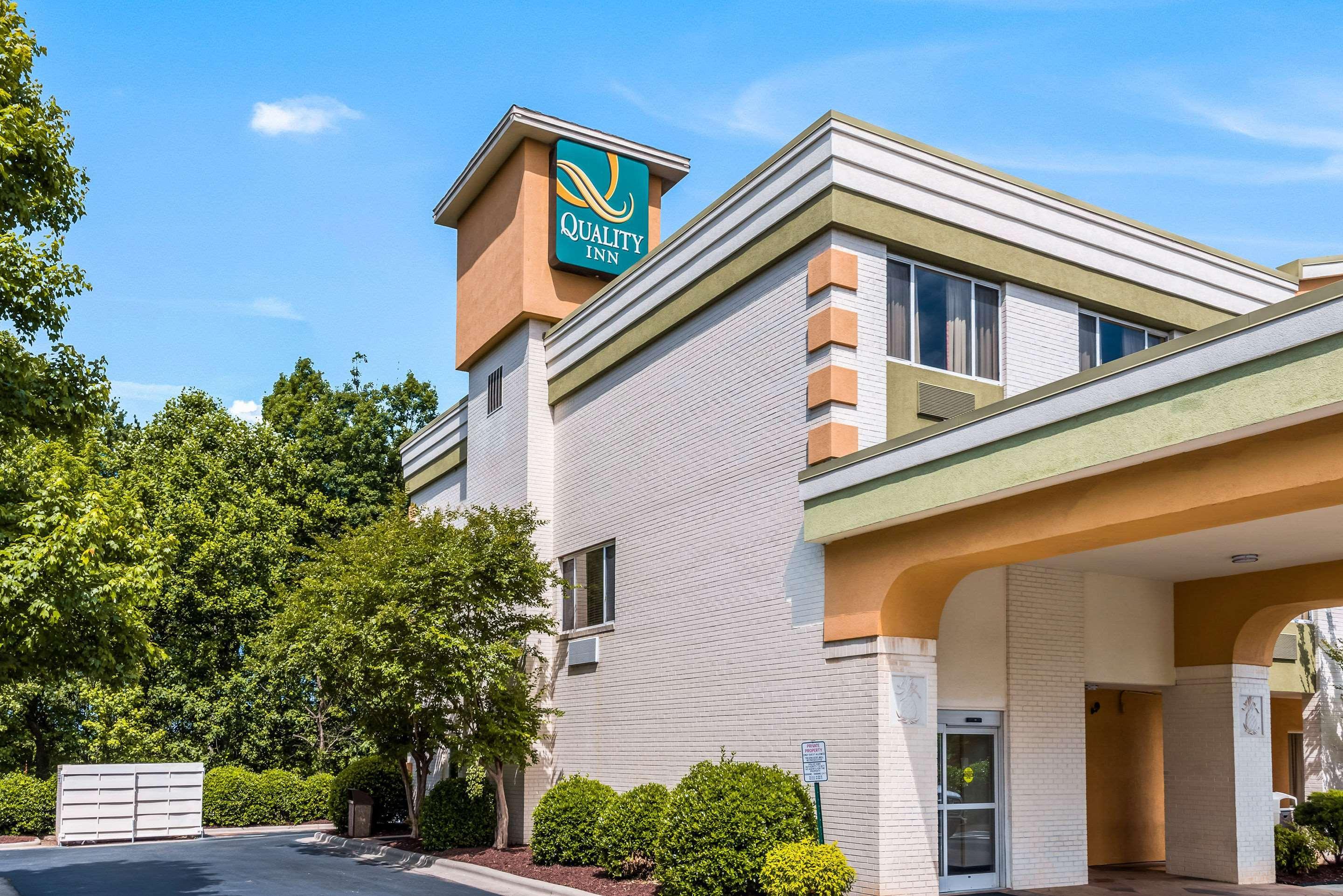 Quality Inn Huntersville Near Lake Norman Extérieur photo