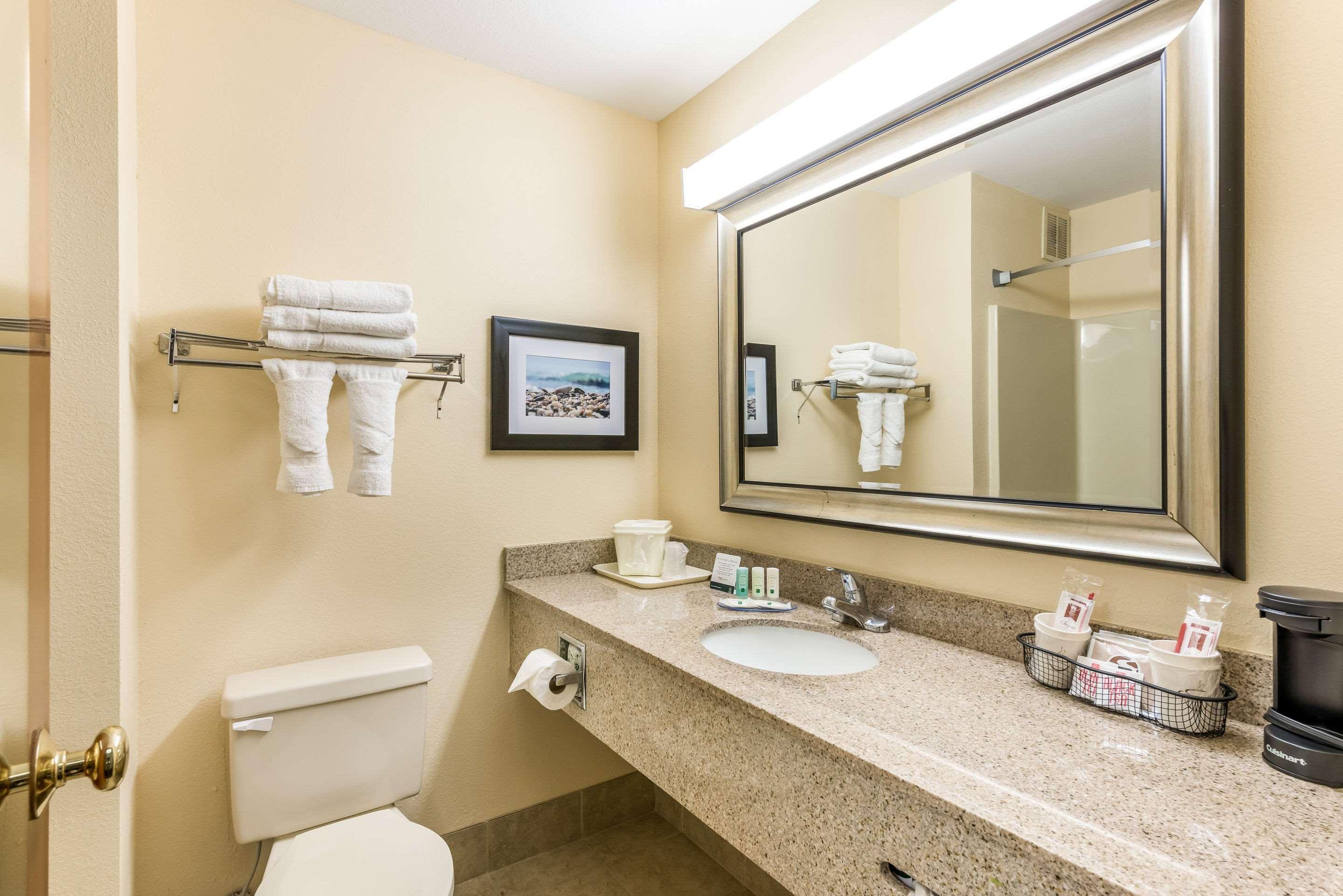 Quality Inn Huntersville Near Lake Norman Extérieur photo