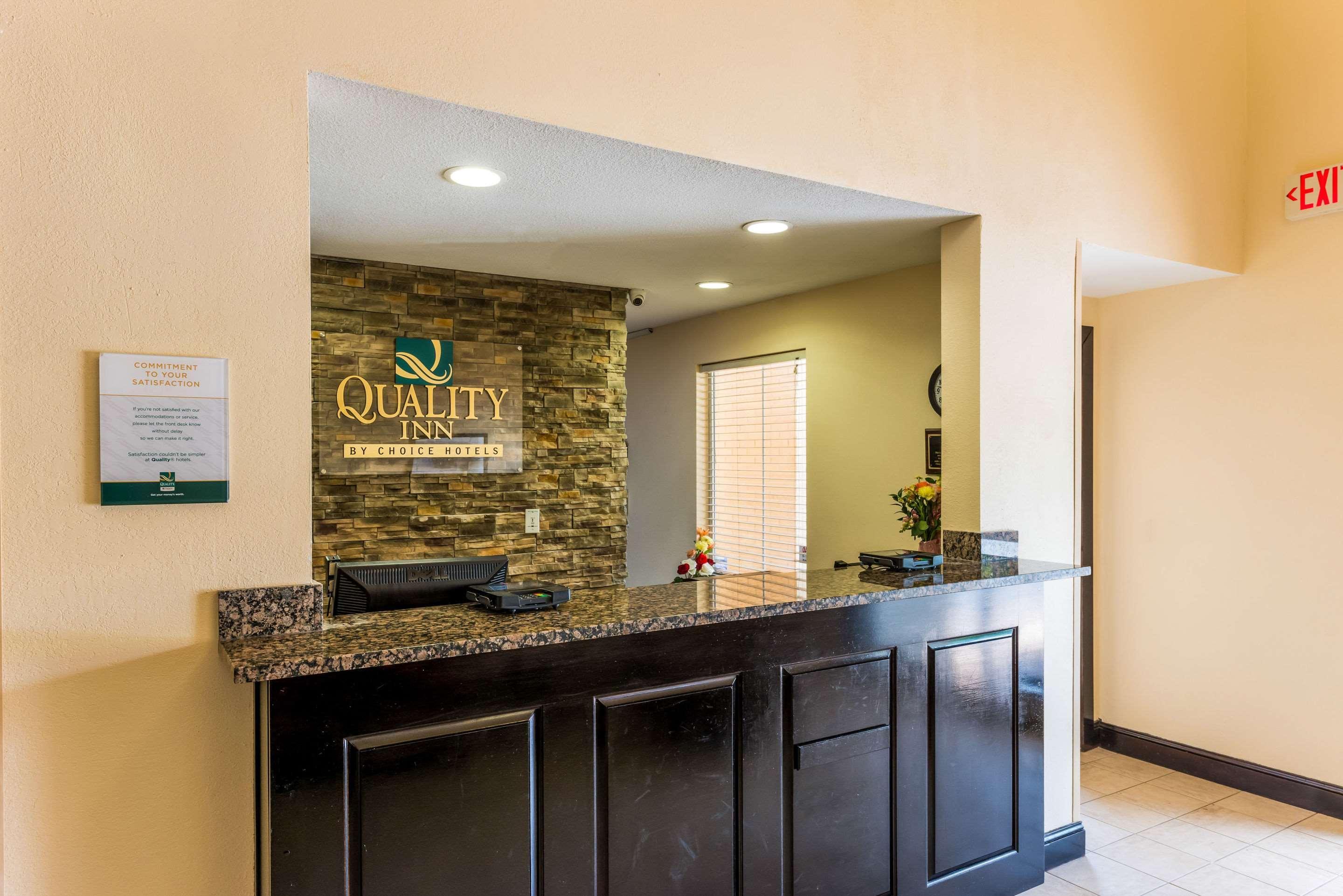 Quality Inn Huntersville Near Lake Norman Extérieur photo