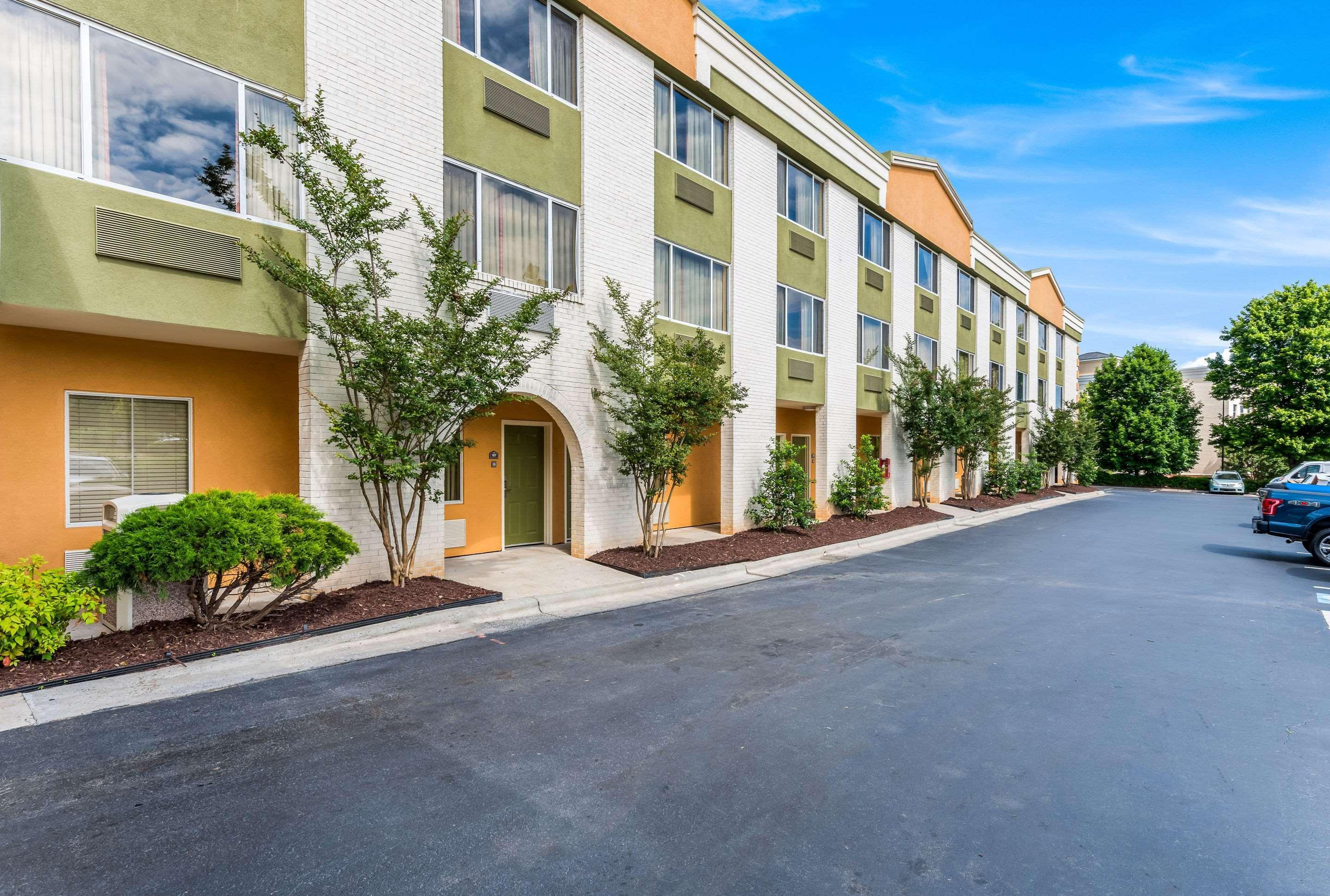 Quality Inn Huntersville Near Lake Norman Extérieur photo