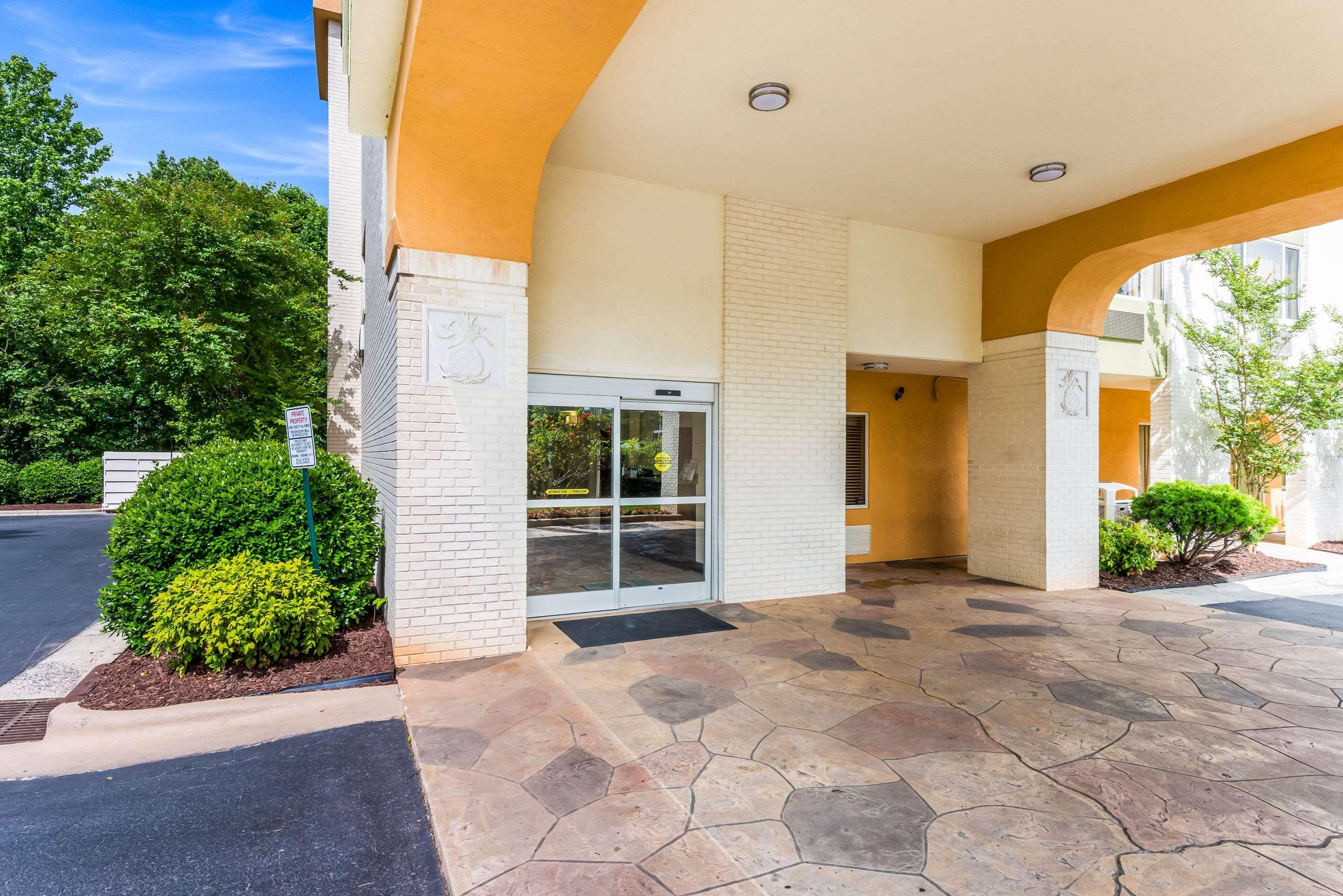 Quality Inn Huntersville Near Lake Norman Extérieur photo