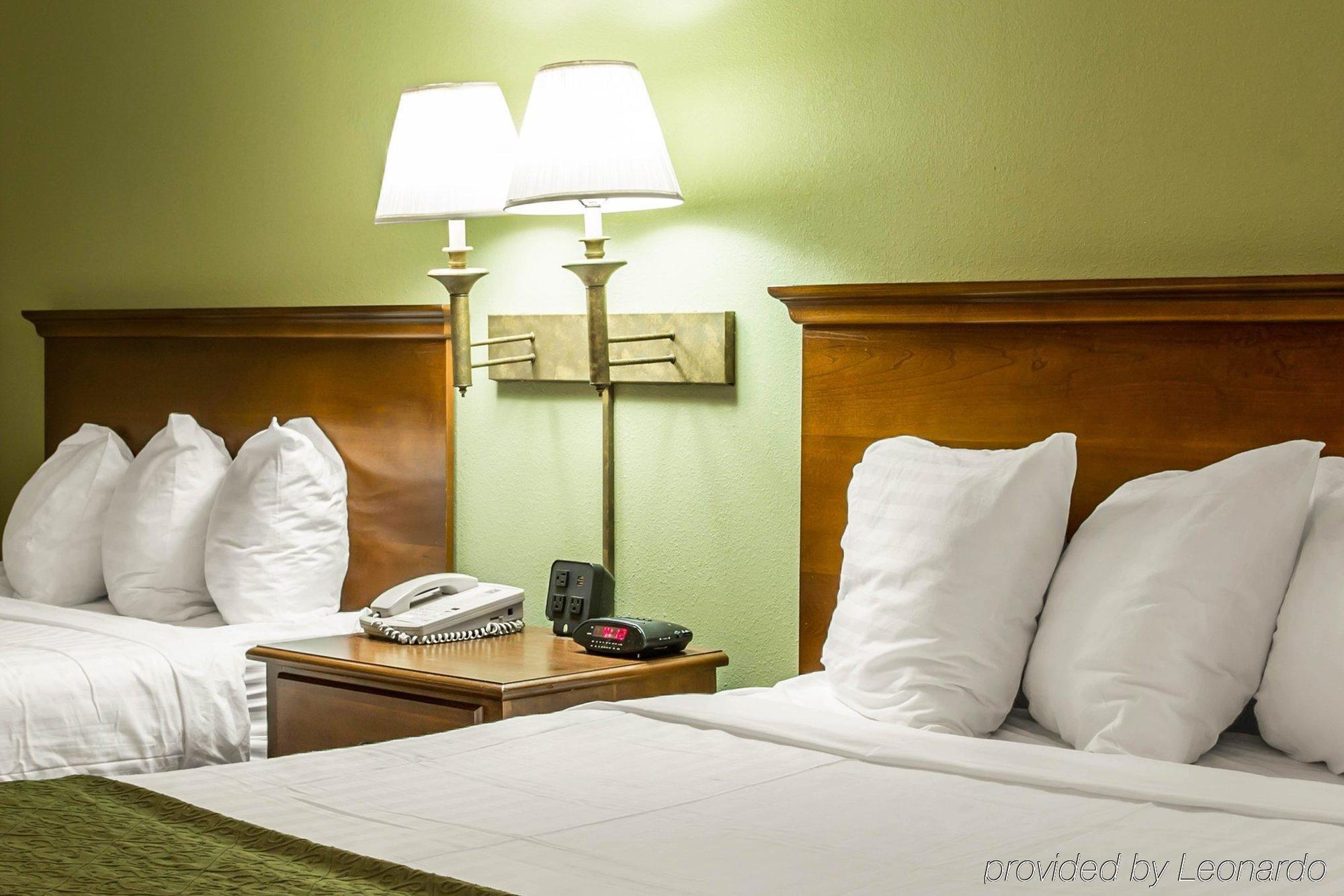 Quality Inn Huntersville Near Lake Norman Extérieur photo