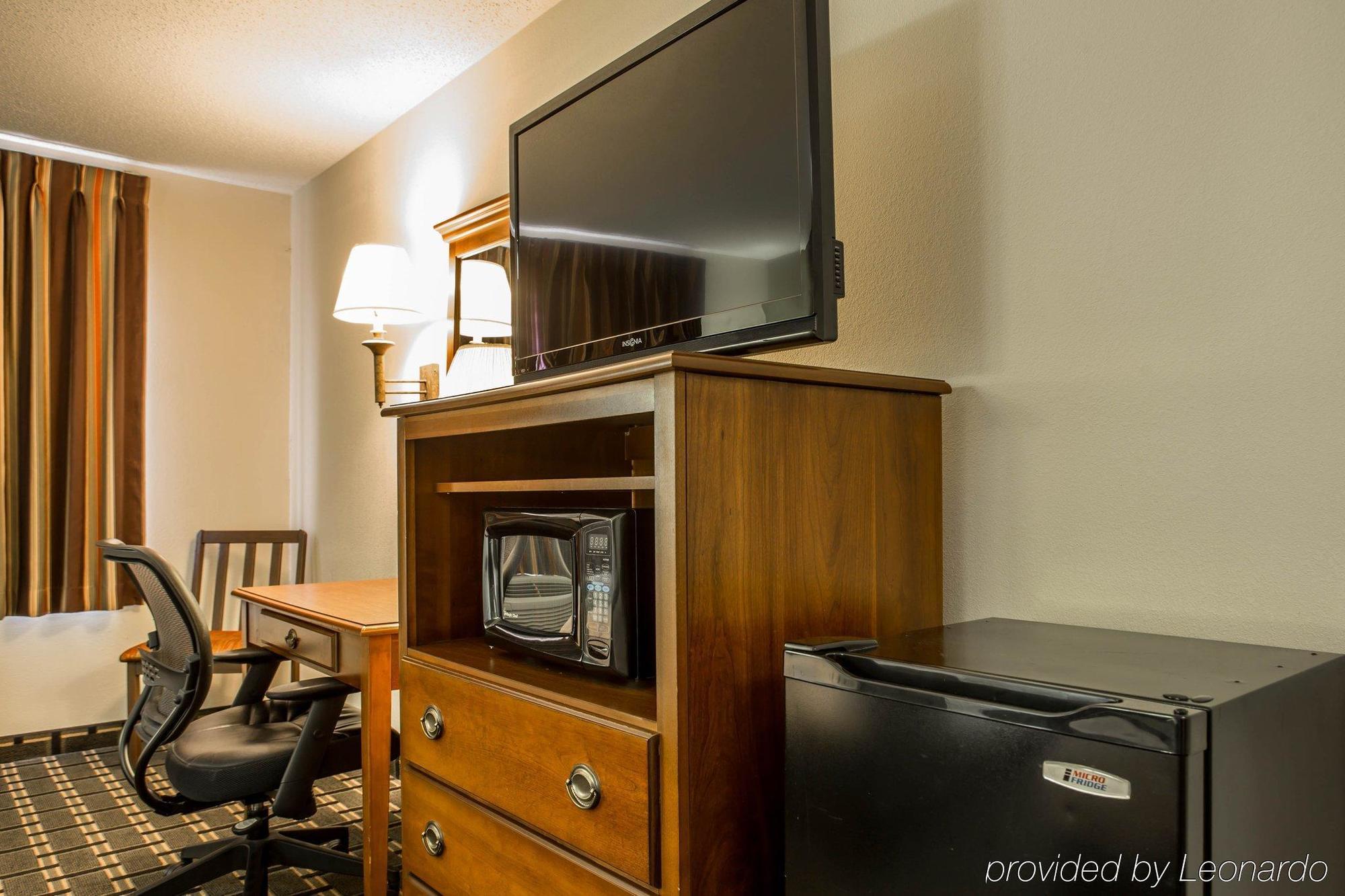 Quality Inn Huntersville Near Lake Norman Extérieur photo