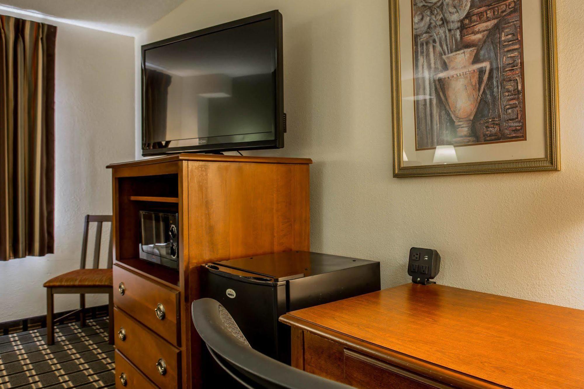 Quality Inn Huntersville Near Lake Norman Extérieur photo