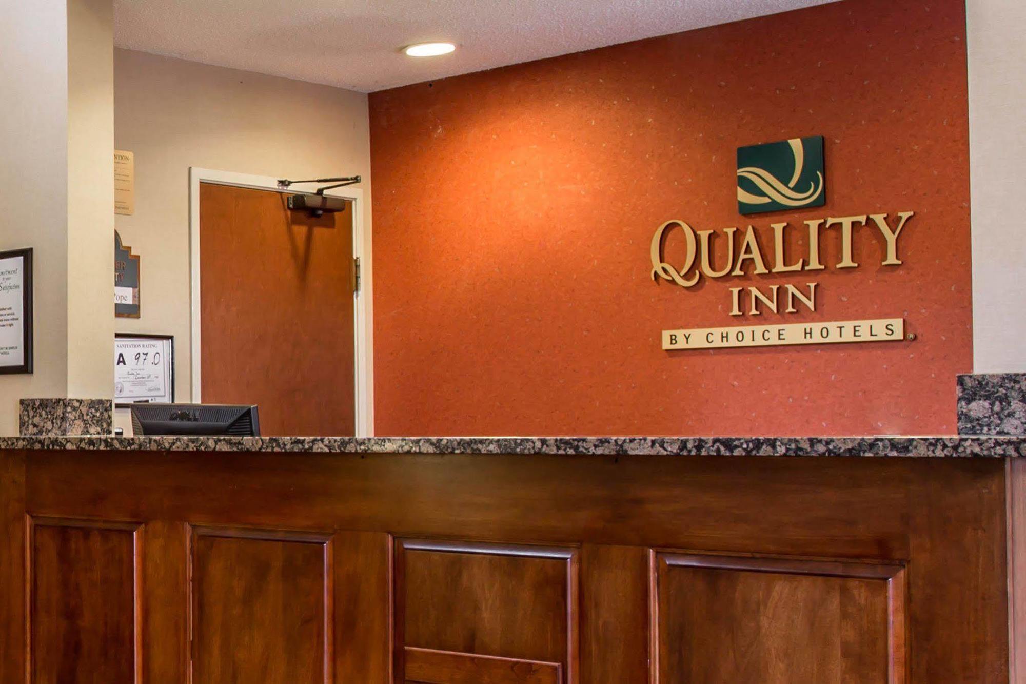 Quality Inn Huntersville Near Lake Norman Extérieur photo